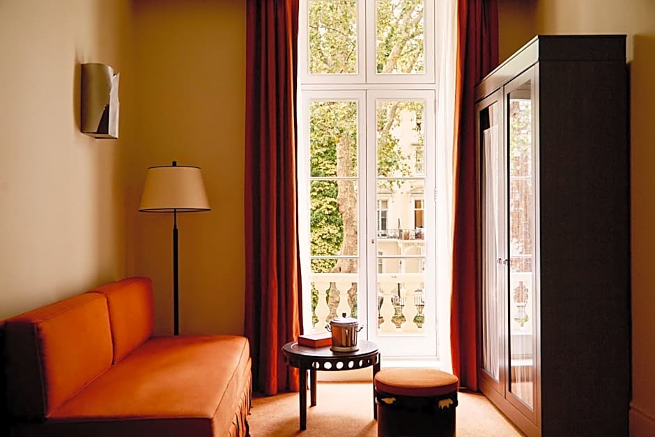 Grand Hotel Bellevue London