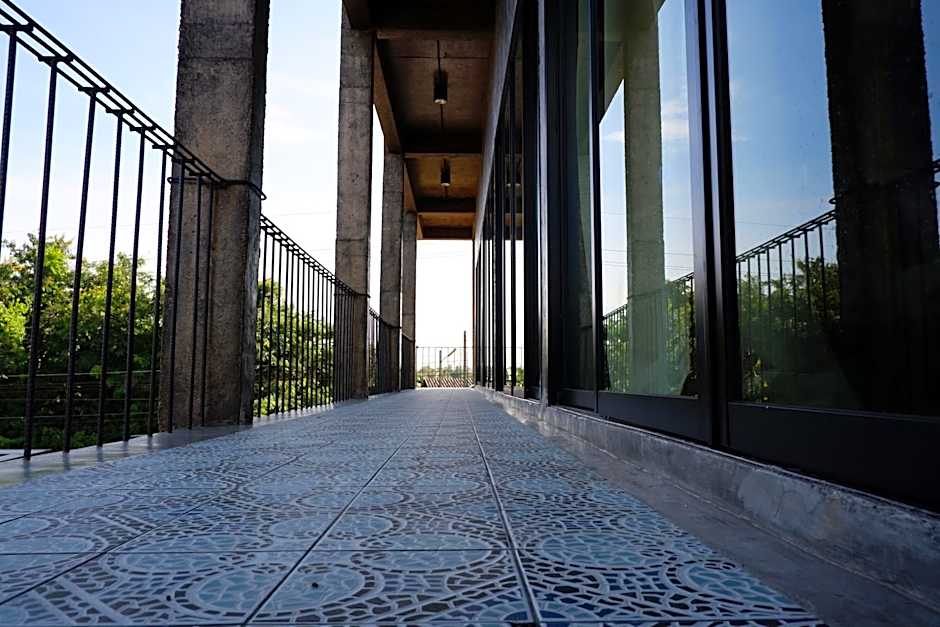 Black Elephant Boutique