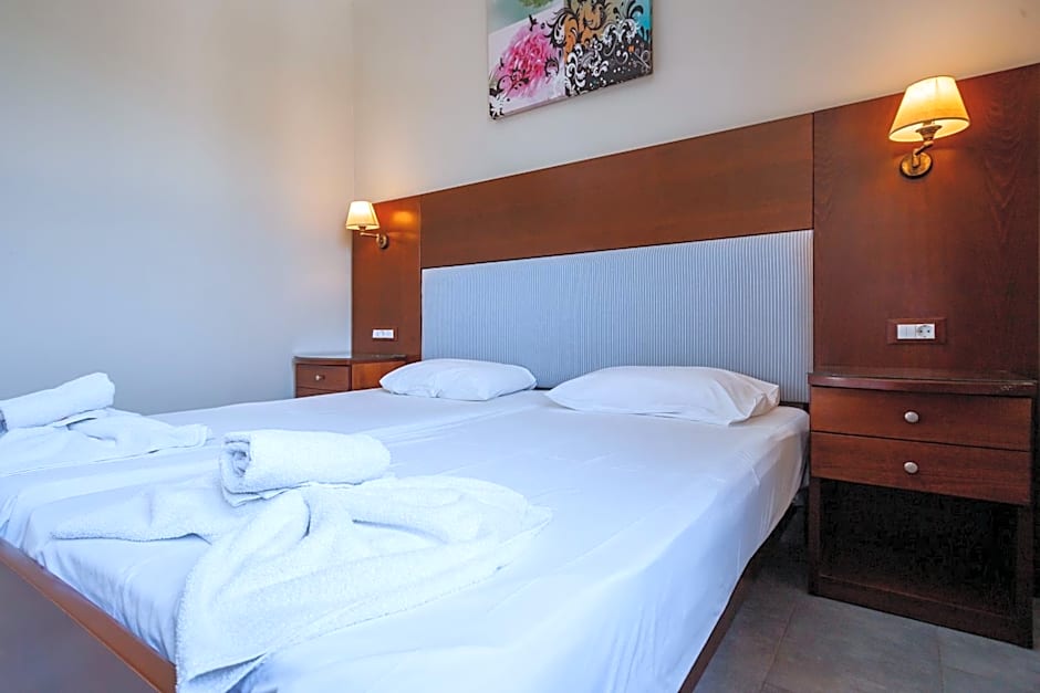 Rose Club Apartments