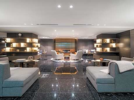 Paradox Hotel Vancouver 