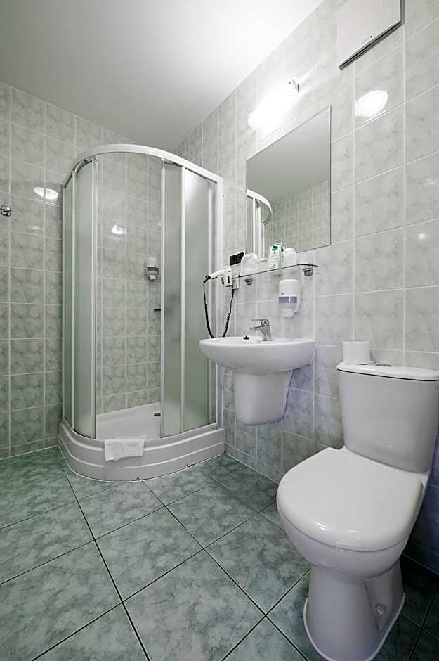 Sangate Hotel Airport