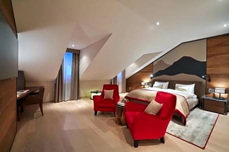 Premier Four-Bedroom Chalet Suite