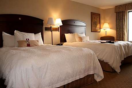 Room with Two Queen Beds - Non-Smoking