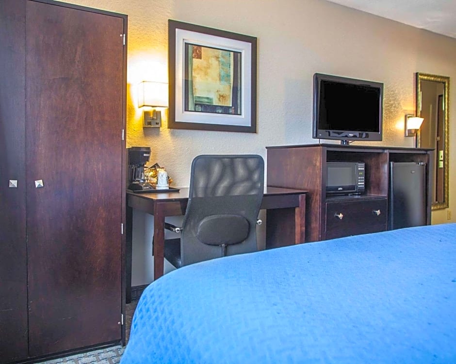 Quality Inn & Suites Ankeny-Des Moines