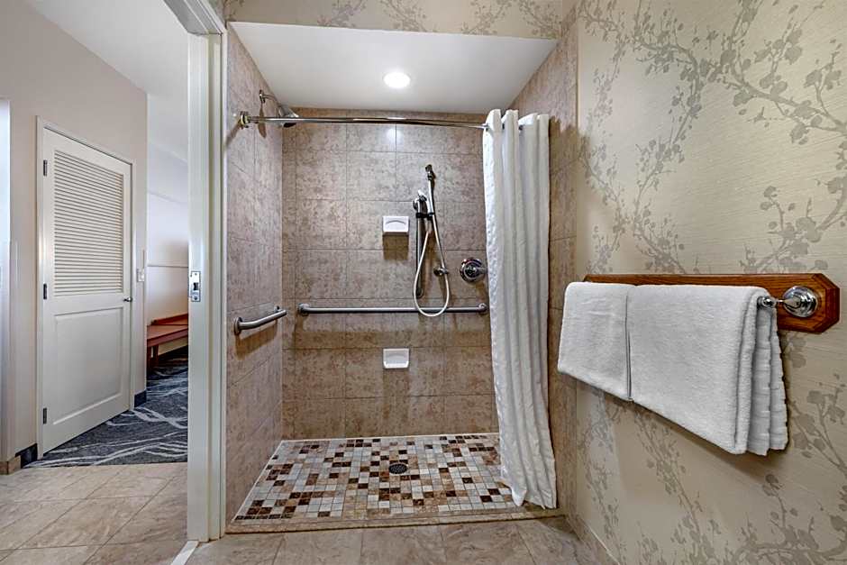 Best Western Plus Silver Saddle Inn