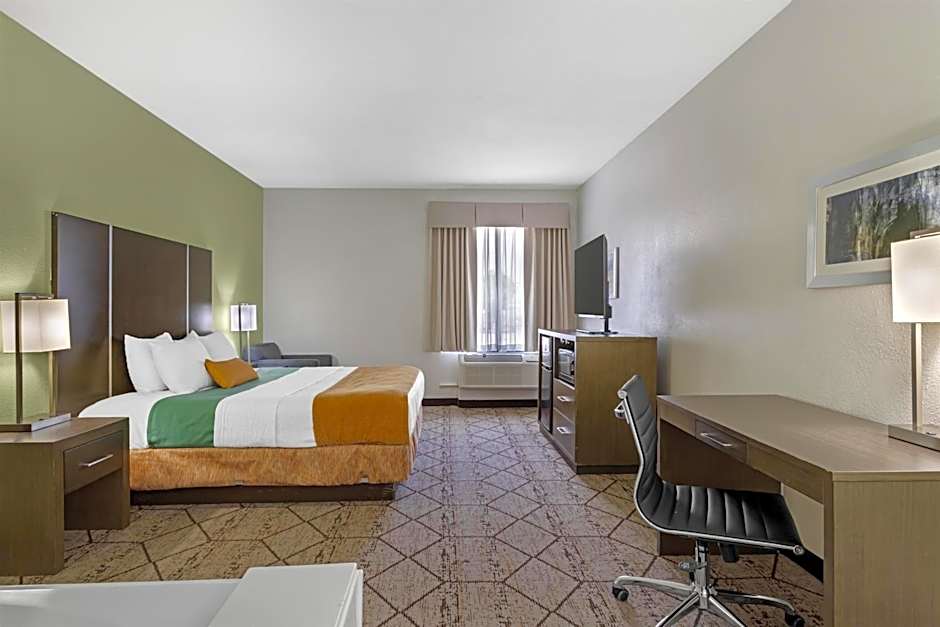 Best Western Plus North Houston Inn & Suites
