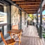 Horsefeathers Hotel