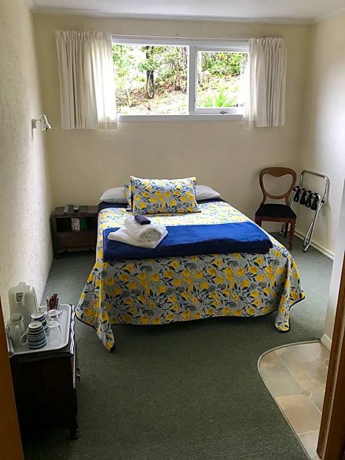 Picton House B&B and Motel