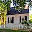 Colonial Houses, an official Colonial Williamsburg Hotel