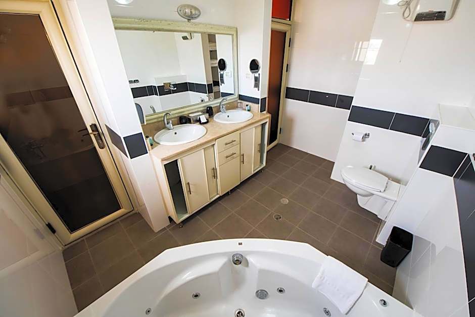 Ramon Suites by Smart Hotels