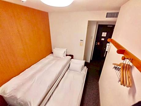 Small Twin Room- Non-Smoking - No Daily Cleaning