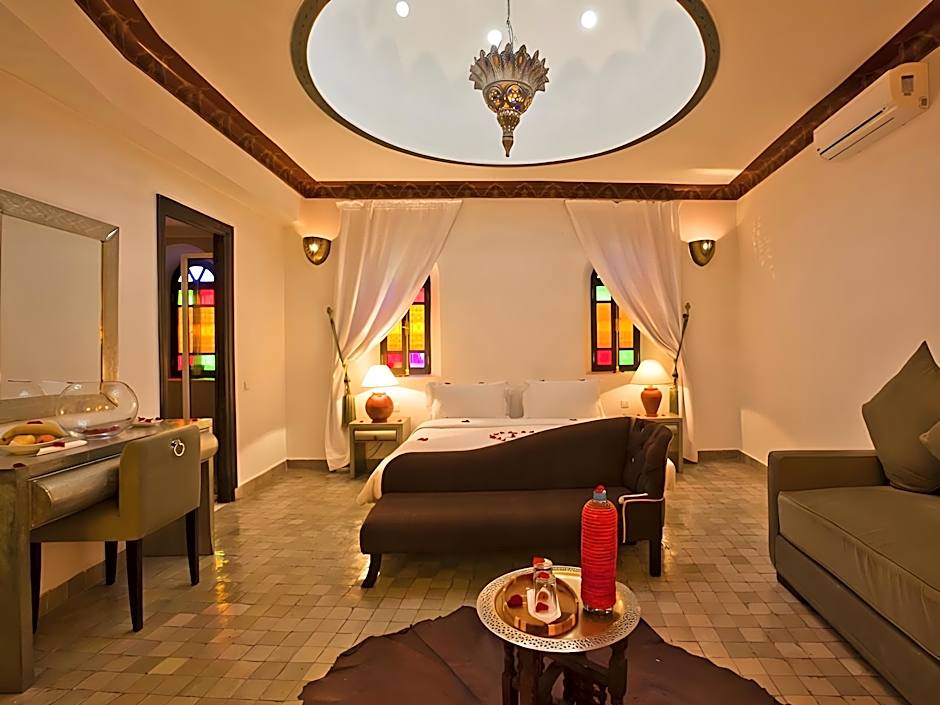 Photo 1 of 6 of Suite