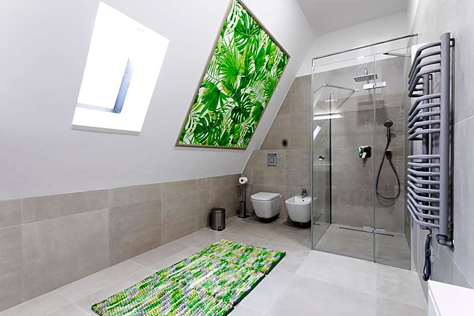 Forrest Apartments & Hostel