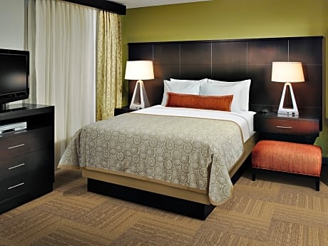 1 King Beds 1 Bedroom Suite Comm Access