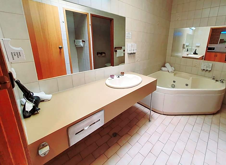 Golden Grain Motor Inn