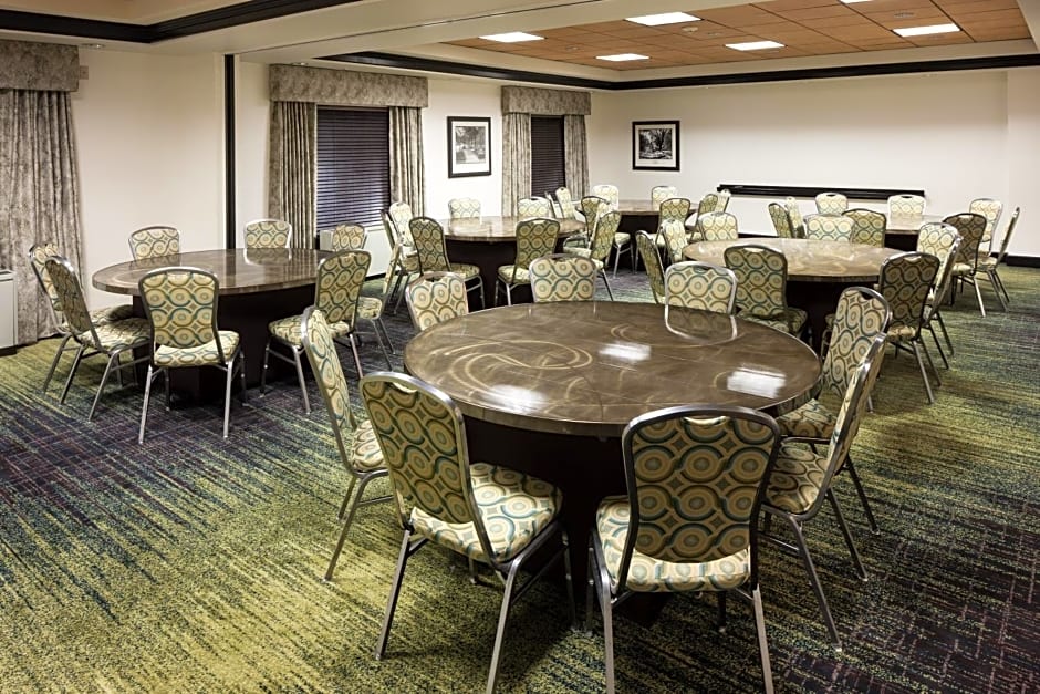 Hampton Inn & Suites Gainesville Downtown