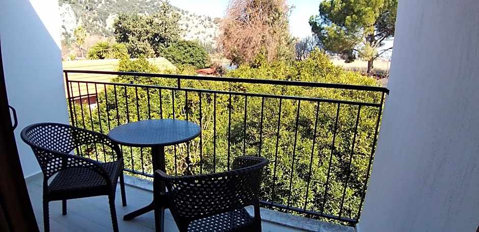 Lindos Pension