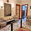 Triomphe Hostel