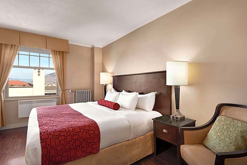 The Plaza Hotel a Trademark Collection by Wyndham