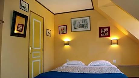 Apartment with Garden View