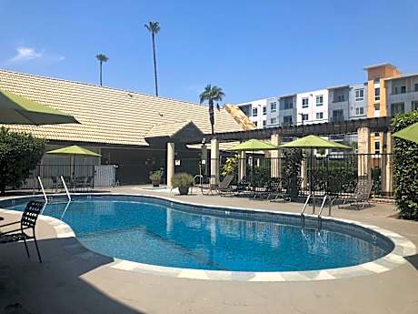 Mikado Hotel