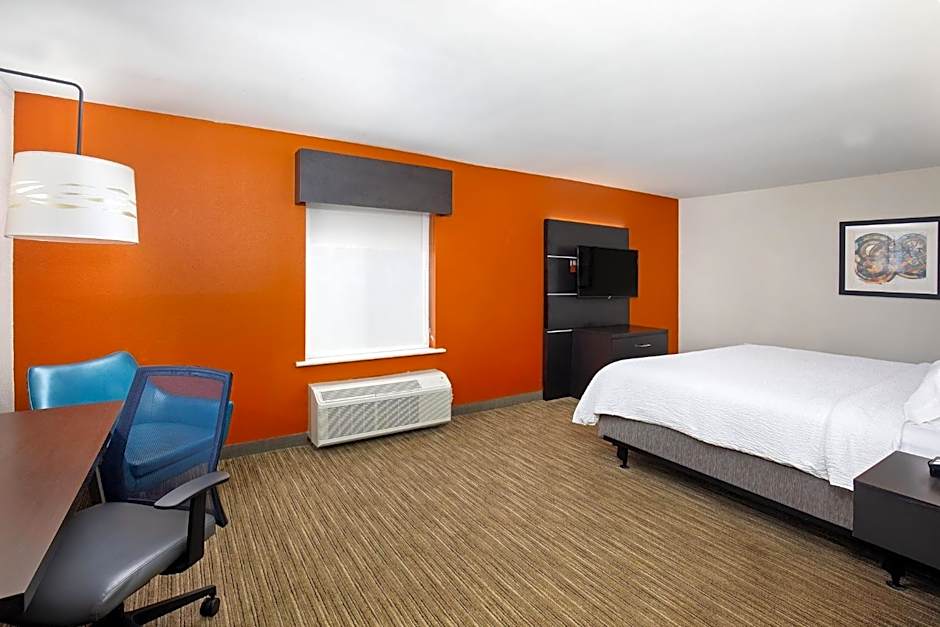 Holiday Inn Express & Suites Locust Grove By IHG