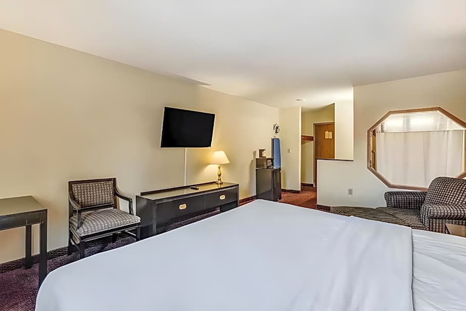 Econo Lodge Whitehall Near Michigan's Adventure