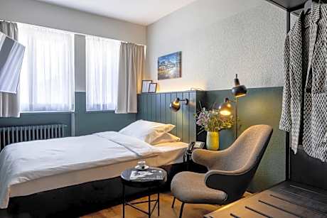 Small Double Eco Courtyard