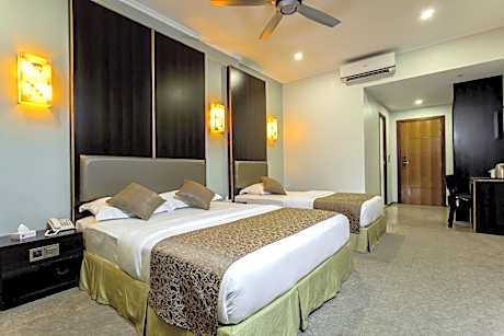 Deluxe Family Room