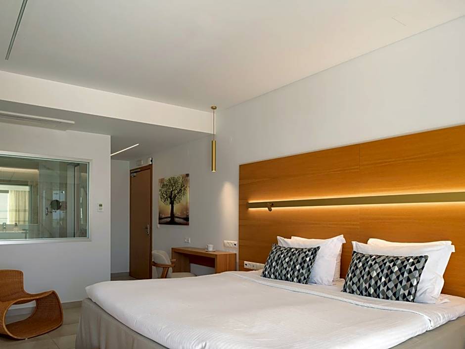 High Beach White - Adults Only