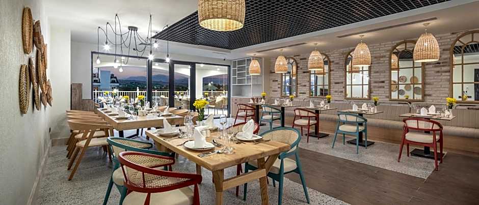 Arcanus Hotels Trendline Side