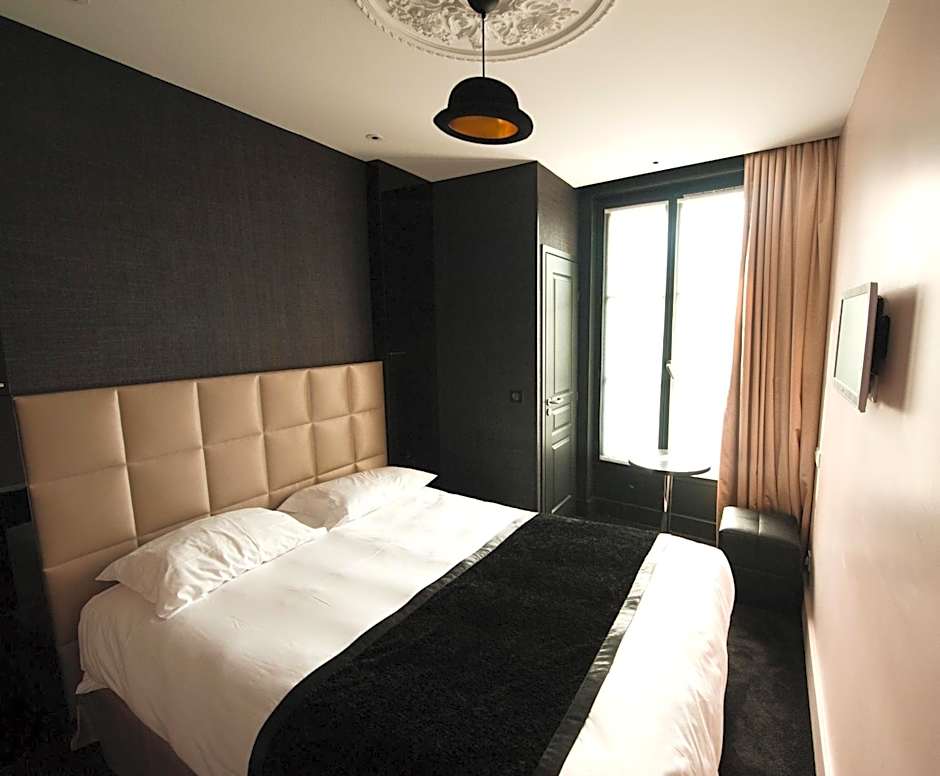 First Hotel Paris Tour Eiffel