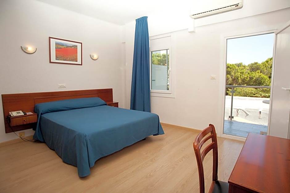 Photo 1 of 9 of 1 Double Bed or 2 Beds