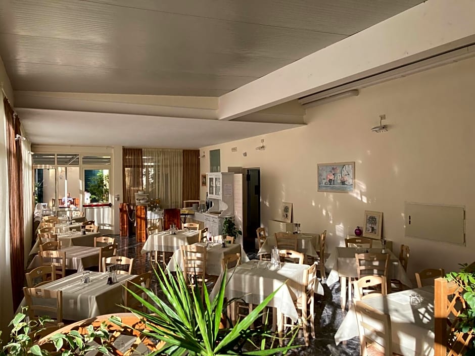 Hotel Verdesolemare