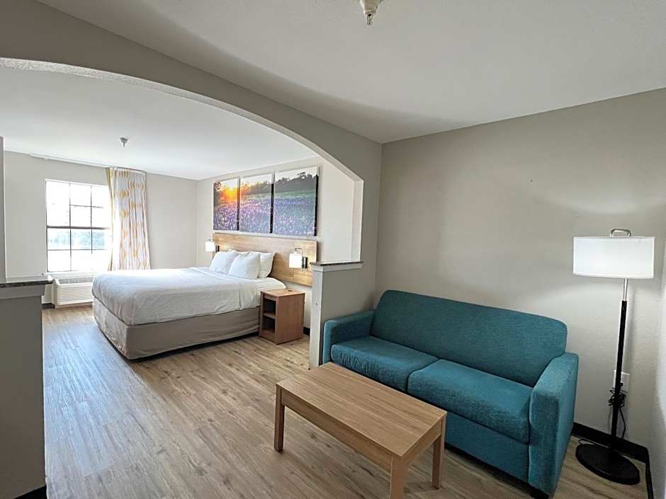 Days Inn by Wyndham Dallas Plano