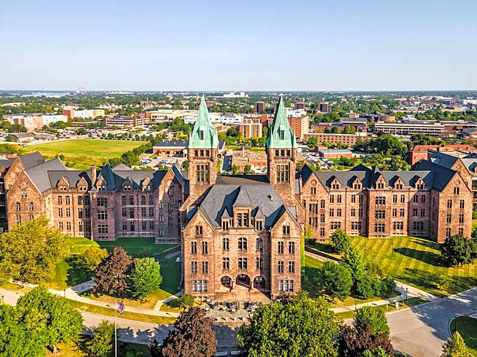 The Richardson Hotel