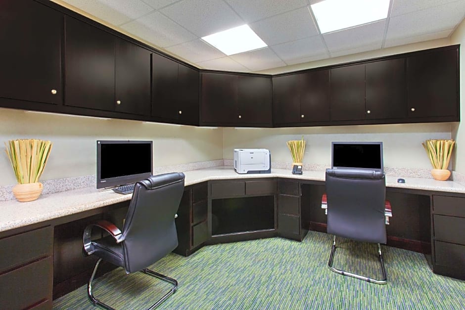 Hampton Inn & Suites Roseville – Roseville, CA