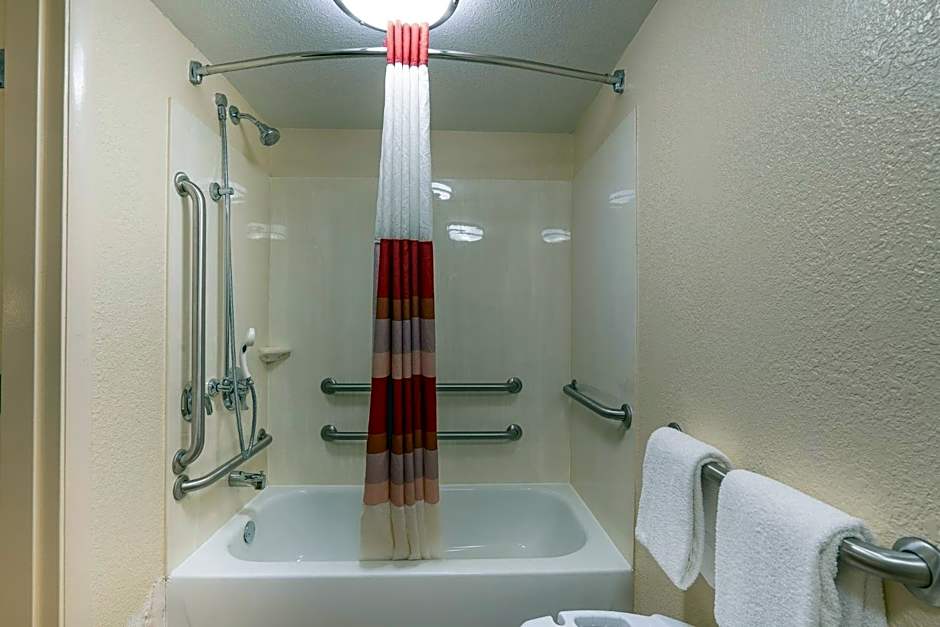 Red Roof Inn Cleveland - Independence