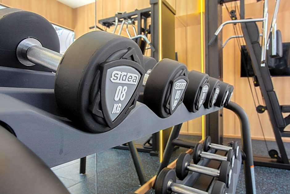 Holiday Inn Express And Suites Bangkok Central Pier By IHG