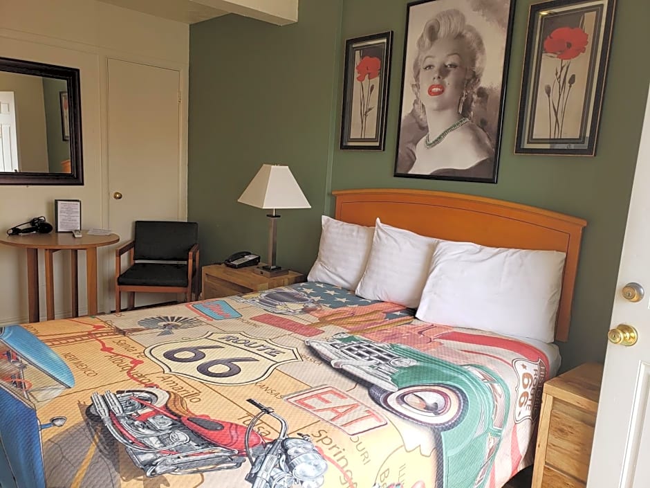 Deluxe Inn