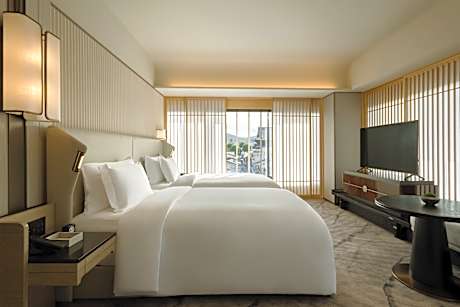 1 Bedroom Corner Suite King