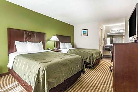 2 Double Beds, Smoking