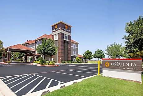 La Quinta Inn & Suites by Wyndham Lubbock North