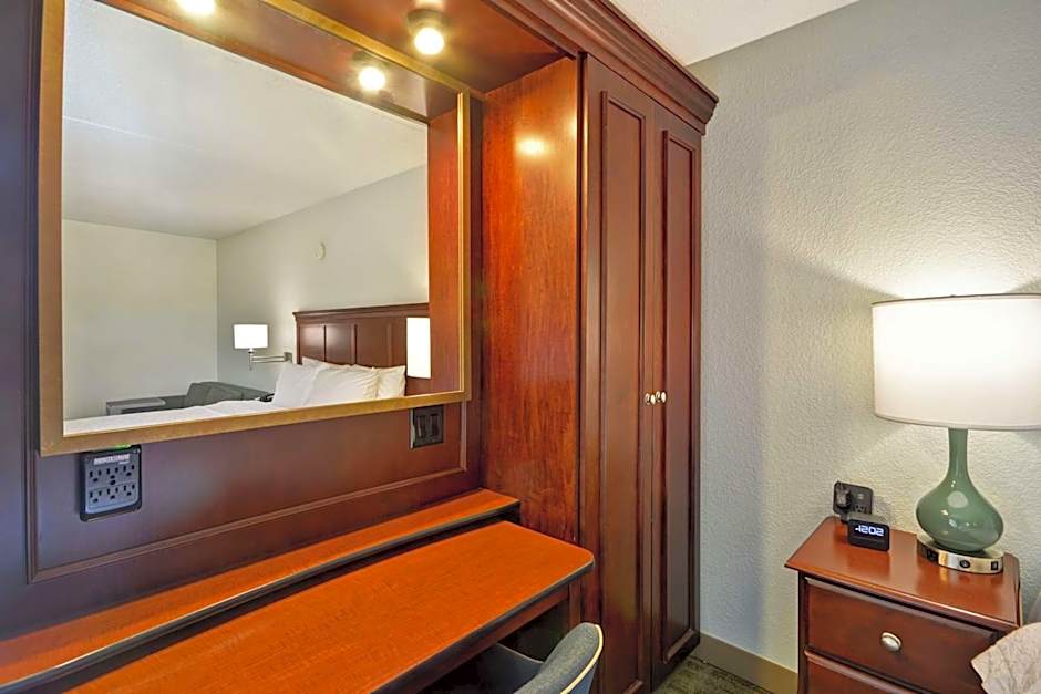 Hampton Inn By Hilton Detroit/Madison Heights/South Troy