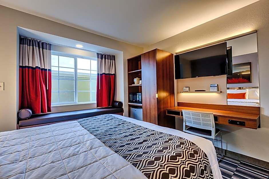 Microtel Inn & Suites by Wyndham Niagara Falls