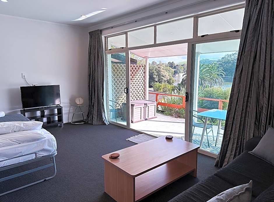 Haruru Falls Retreat