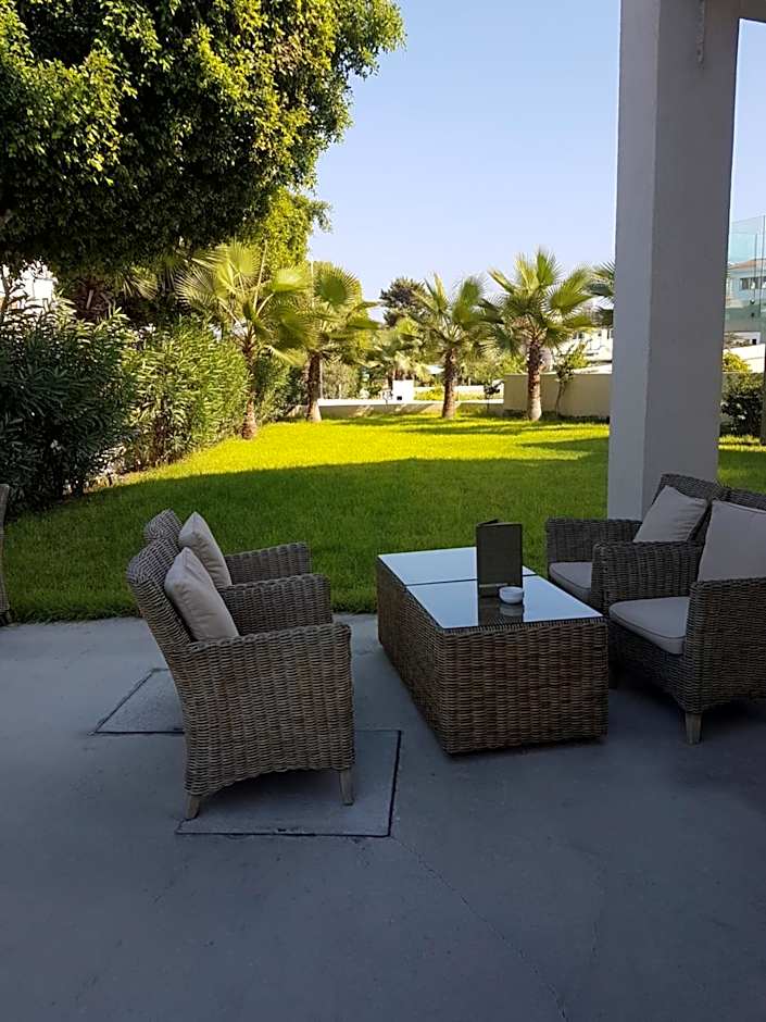 Amphora Hotel & Suites