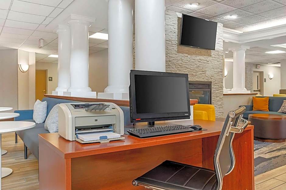 Comfort Inn & Suites Lavale