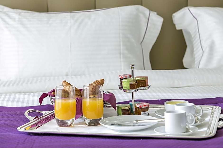 O Monot Luxury Boutique Hotel