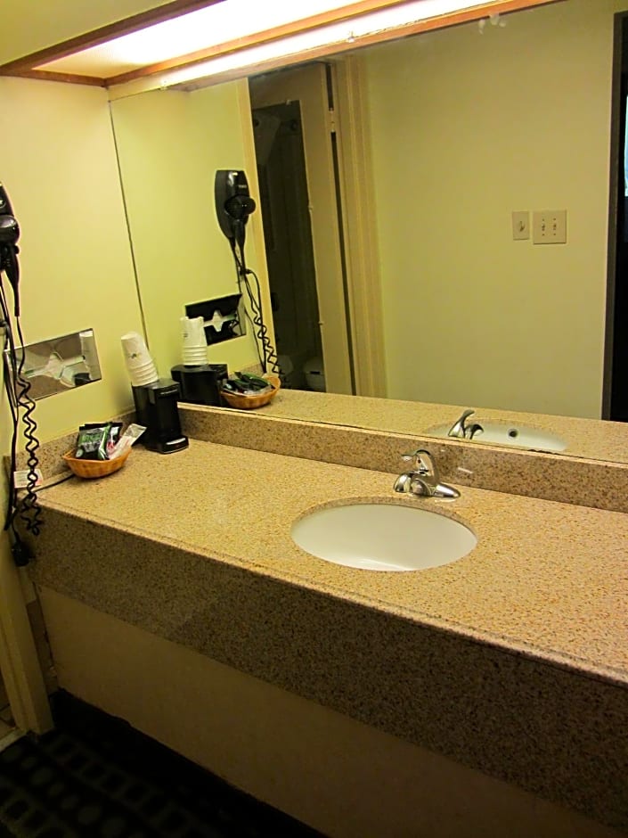 Days Inn by Wyndham Midland